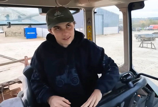 Piastri driving fail screenshot