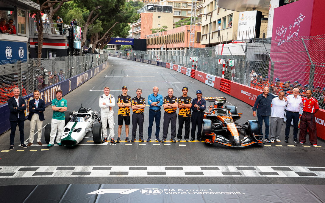 Hamilton e Alonso si uniscono alle leggende della McLaren per il 1000° GP