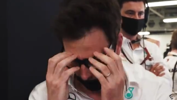 Video: Toto Wolff breekt koptefeloon na blunder Hamilton bijna in tweeën
