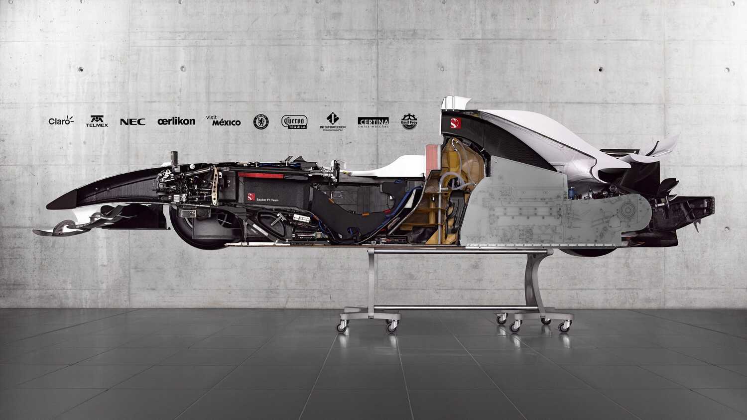 Video This is what a F1 car looks like after being split in half