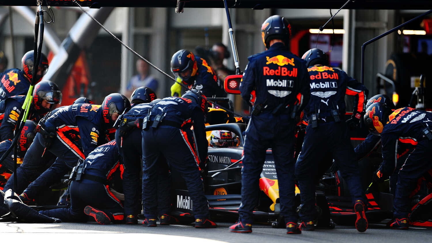 Παγκόσμιο ρεκόρ ταχύτερου pitstop από τη Red Bull [video] Drive