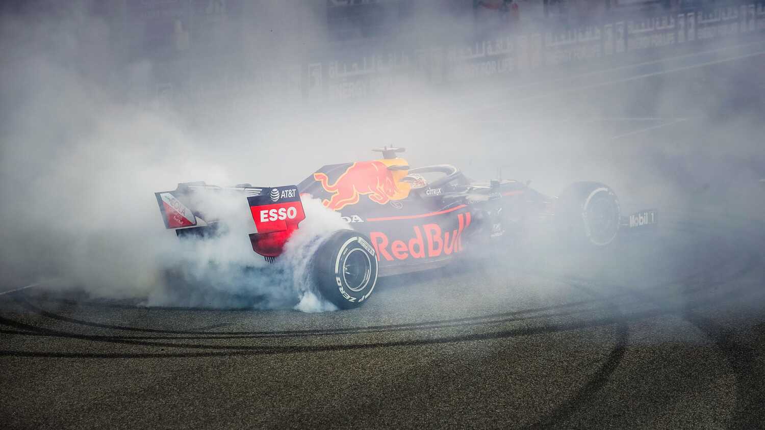 Video Verstappen Rookt Zijn Banden Op Tijdens