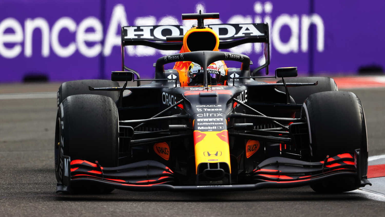 La Gazzetta Red Bull Sjoemelde Mogelijk Met Bandenspanning Verstappen Racingnews365