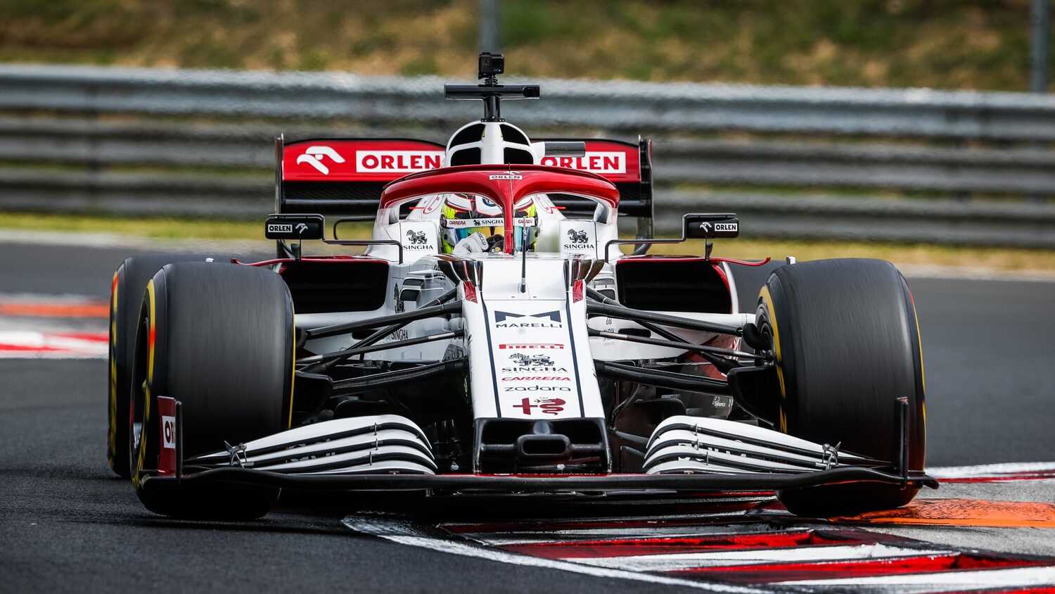 Théo Pourchaire, uno dei candidati a ricoprire il posto che Antonio Giovinazzi lascerà libero in Alfa Romeo, crede di meritare un posto in Formula 1. Inoltre, ha rivelato che Fréderic Vasseur, team principal, vuole sviluppare con lui un programma di test che gli permetta di raggiungere la massima serie nel modo più preparato possibile.