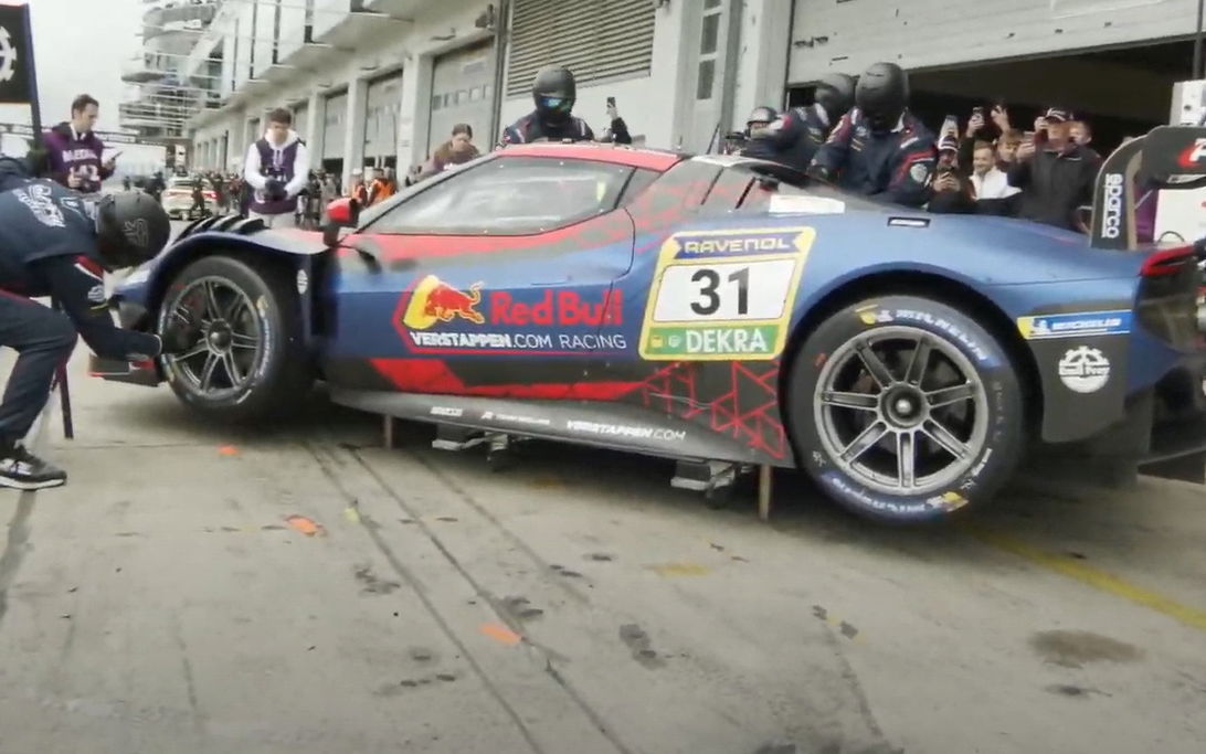 Verstappen screenshot pit NLS