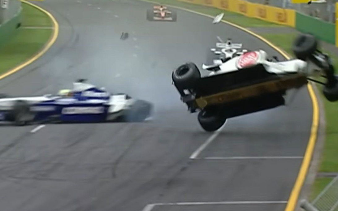 Villeneuve schumacher crash screenshot